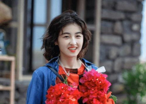 娱乐吃瓜女艺人团,女艺人团压力山大，情感波动引发热议
